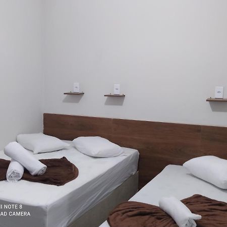 Pousada Quarto Com Ventilador,Ar Frigobar E Garagem 阿帕雷西达 外观 照片